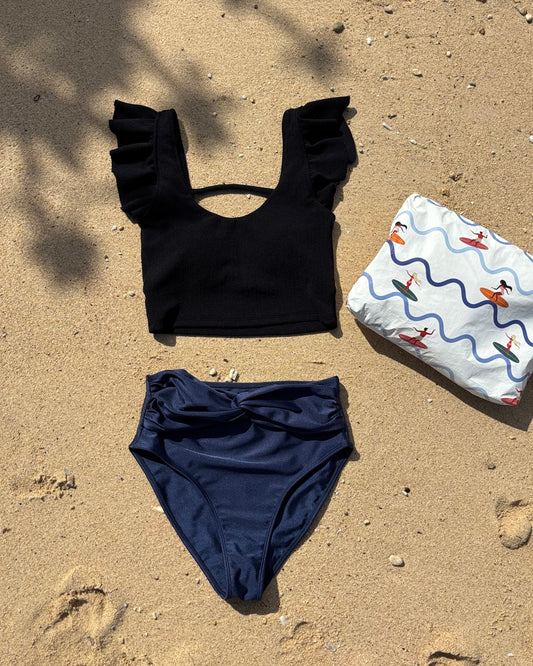 Karin Tops/Black × Sandy Bottom/Bronze & Navy セットアップ